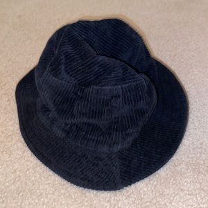 forever 21 black bucket hat